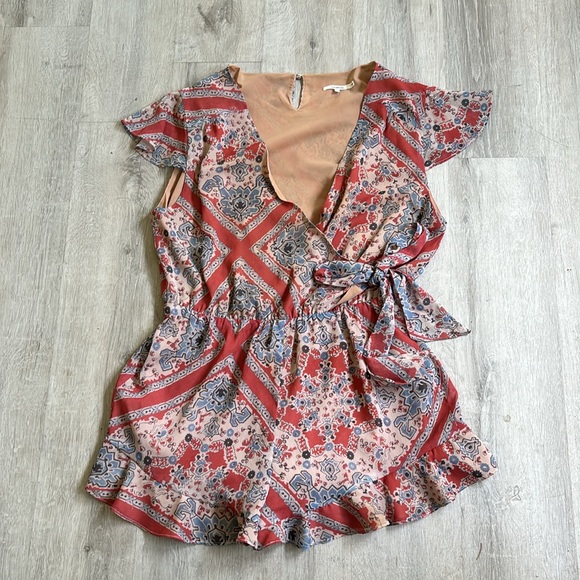 Tularosa Ashby Romper in Bandana - Picture 3 of 11